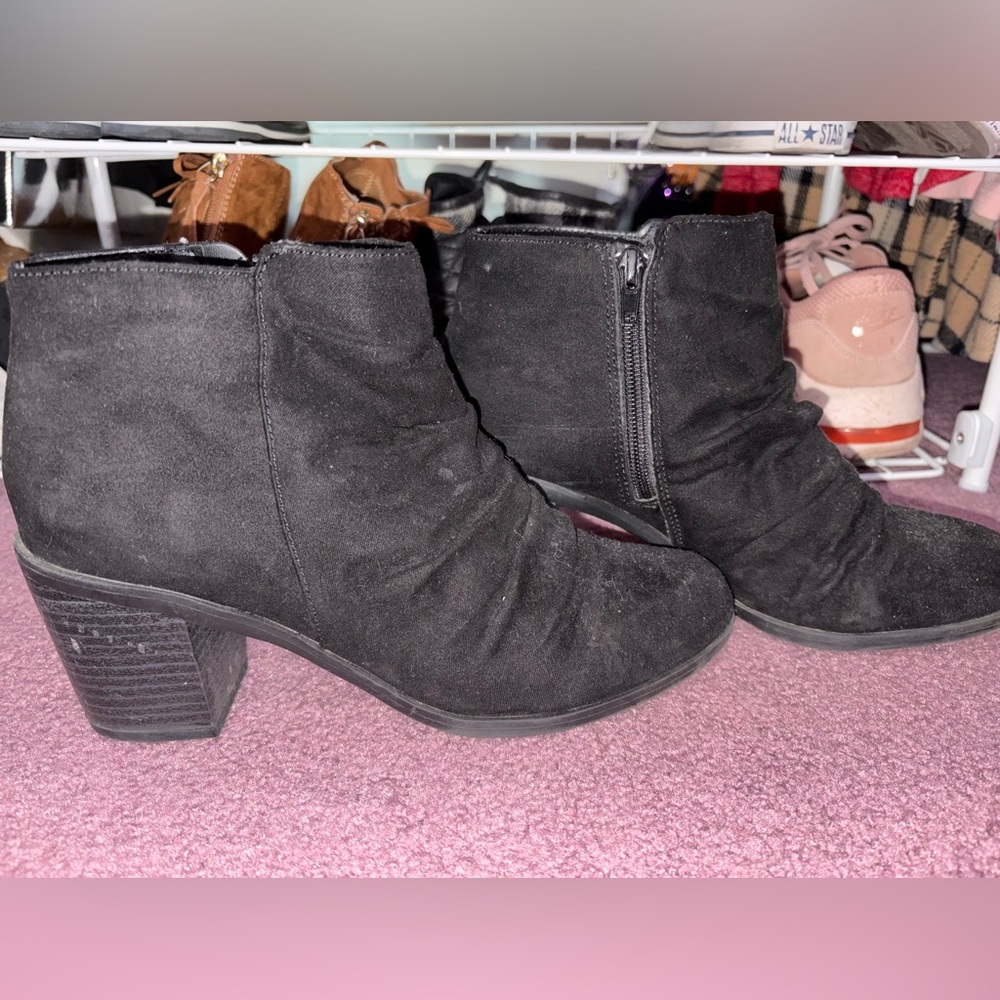 Heeled boots